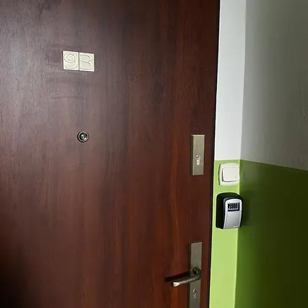 Found Space Metro Pole Mokotowskie 5 Min From Centrum Apartment