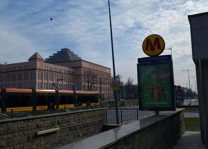 Found Space Metro Pole Mokotowskie 5 Min From Centrum